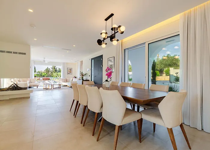 Luxury Rika Corfu- 5 Bedrooms With Pool וילה