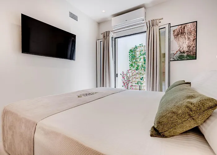 Luxury Rika Corfu- 5 Bedrooms With Pool וילה גאוביה