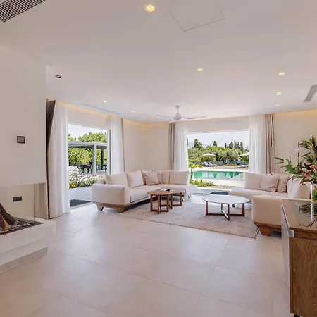 Villa Luxury Rika Corfu- 5 Bedrooms With Pool