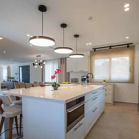 Luxury Rika Corfu- 5 Bedrooms With Pool Villa Gouvia