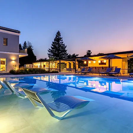 Luxury Rika Corfu- 5 Bedrooms With Pool 고우비아