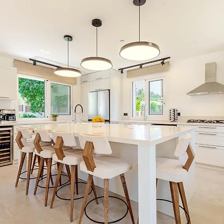 Luxury Rika Corfu- 5 Bedrooms With Pool
