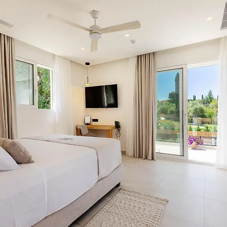 Luxury Rika Corfu- 5 Bedrooms With Pool