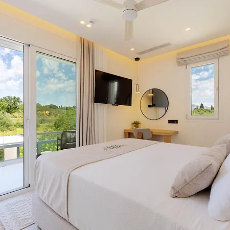 빌라 Luxury Rika Corfu- 5 Bedrooms With Pool 고우비아