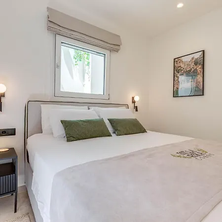 Luxury Rika Corfu- 5 Bedrooms With Pool * 고우비아