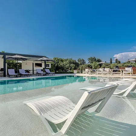 빌라 Luxury Rika Corfu- 5 Bedrooms With Pool 고우비아