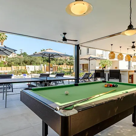 Luxury Rika Corfu- 5 Bedrooms With Pool 고우비아