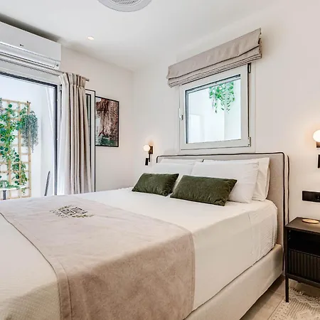 Luxury Rika Corfu- 5 Bedrooms With Pool וילה *