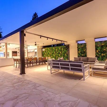 Luxury Rika Corfu- 5 Bedrooms With Pool וילה גאוביה