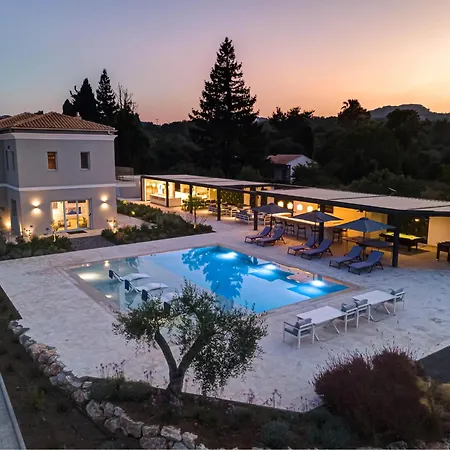 Luxury Rika Corfu- 5 Bedrooms With Pool וילה גאוביה