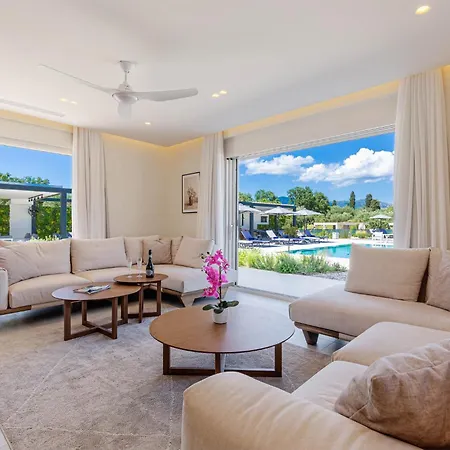 Βίλα Luxury Rika Corfu- 5 Bedrooms With Pool Γουβιά