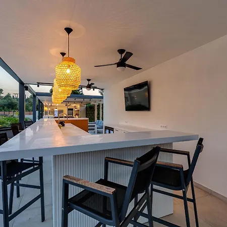 וילה Luxury Rika Corfu- 5 Bedrooms With Pool