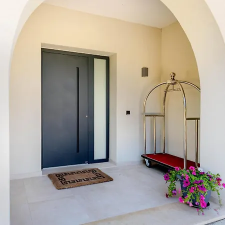 Βίλα Luxury Rika Corfu- 5 Bedrooms With Pool Γουβιά