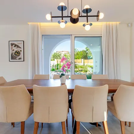 Luxury Rika Corfu- 5 Bedrooms With Pool Γουβιά