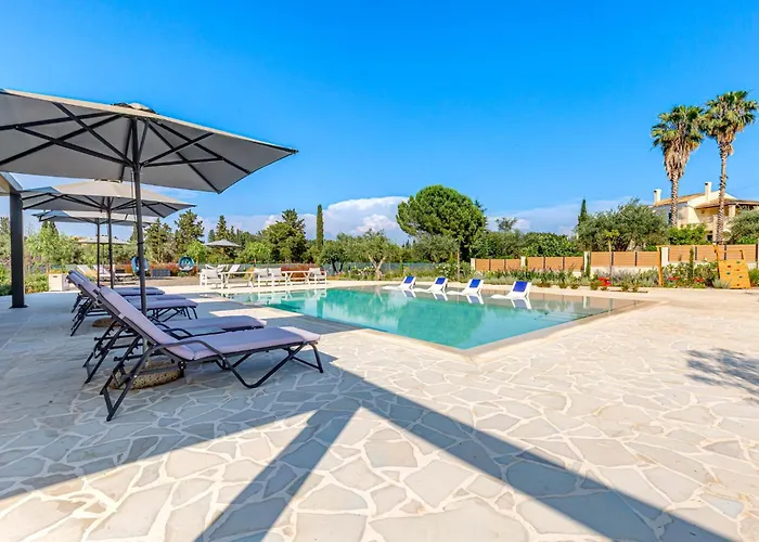 Villa Luxury Rika Corfu- 5 Bedrooms With Pool