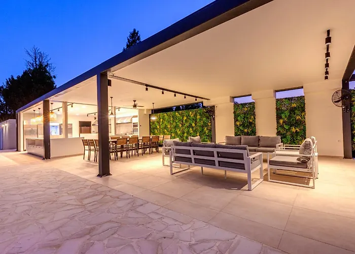 Luxury Rika Corfu- 5 Bedrooms With Pool Villa Gouvia