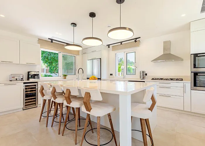 Luxury Rika Corfu- 5 Bedrooms With Pool