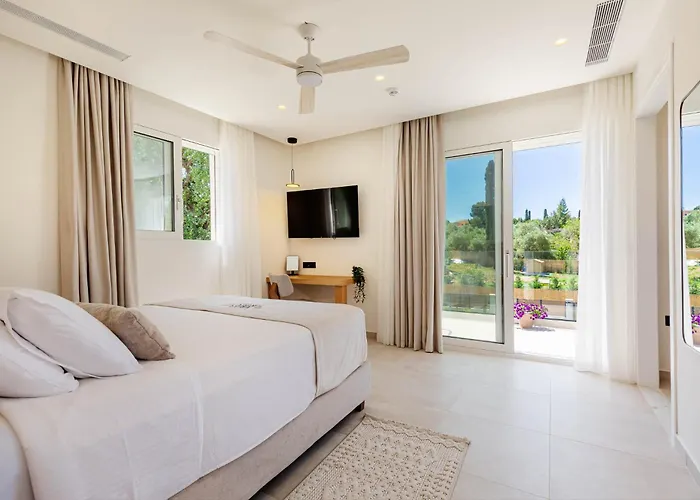 Luxury Rika Corfu- 5 Bedrooms With Pool