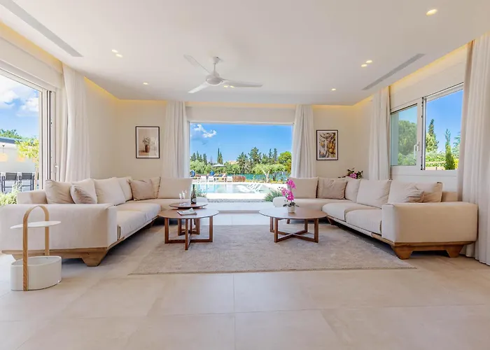 Luxury Rika Corfu- 5 Bedrooms With Pool Villa