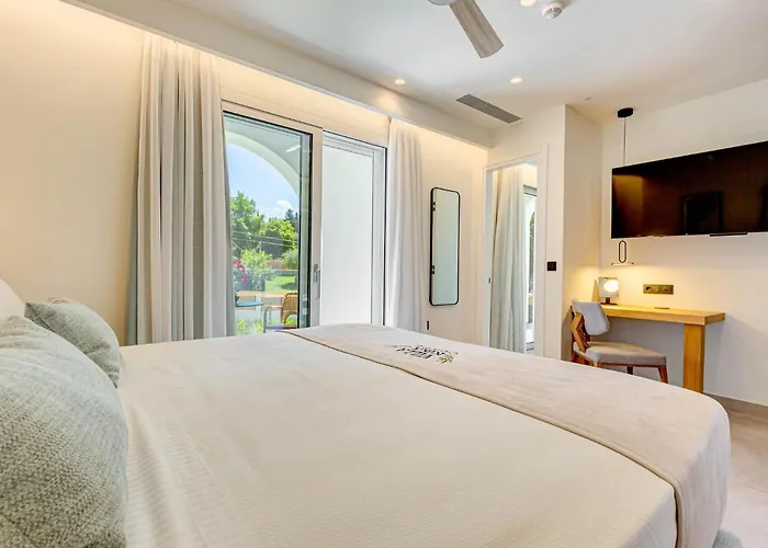 Luxury Rika Corfu- 5 Bedrooms With Pool Villa *