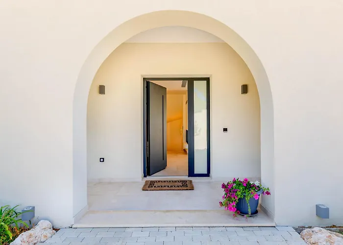 Luxury Rika Corfu- 5 Bedrooms With Pool Villa