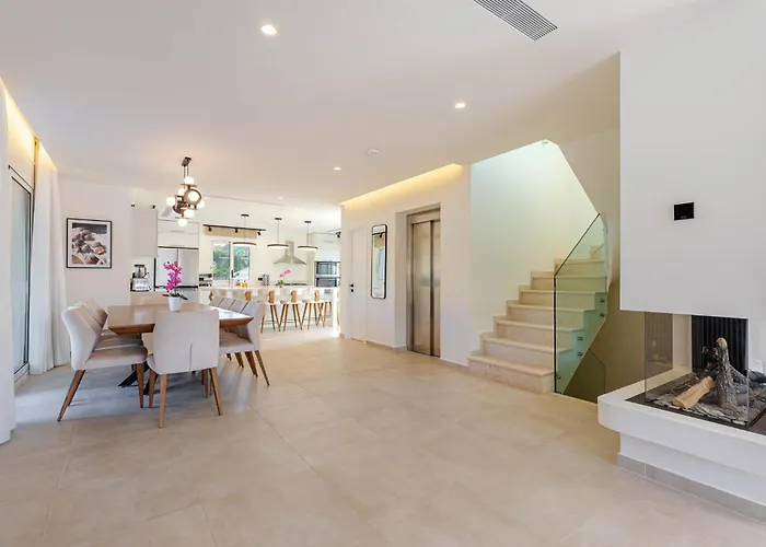 Villa Luxury Rika Corfu- 5 Bedrooms With Pool
